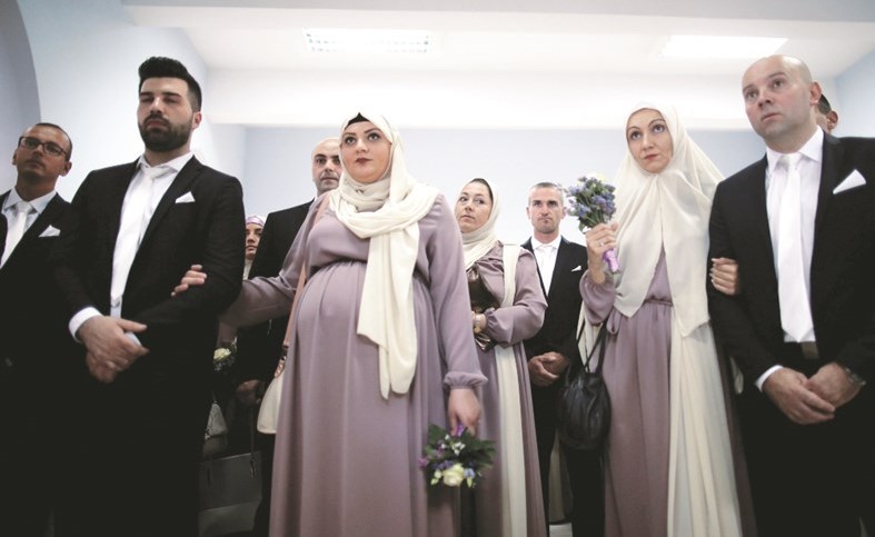 جانب من مراسم الزواج الجماعي في البوسنة﻿