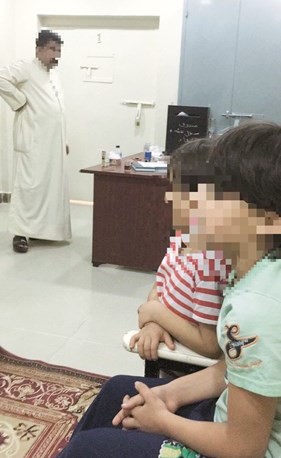 عدد من العمالة المخالفة التي تم ضبطها﻿