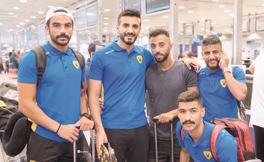 لاعبو القادسية قبيل مغادرتهم الى تركيا﻿