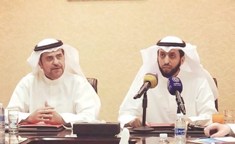 مطيع العجمي ود.صلاح العبدالجادر عقب توقيع مذكرة التعاون﻿