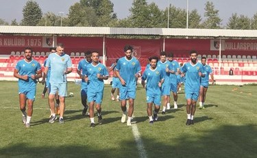 القادسية تدرب على فترتين في «كولار»
