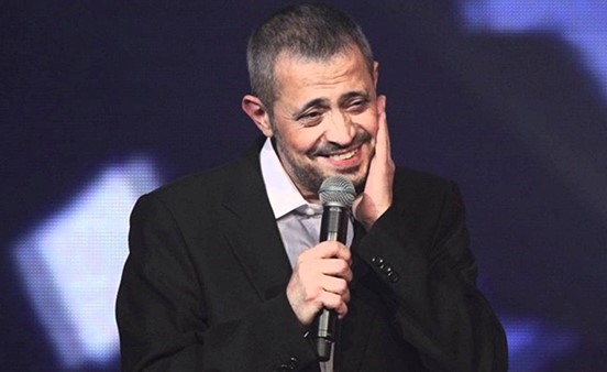 بالفيديو.. جورج وسوف يوقف حفله.. والأمن يتدخل