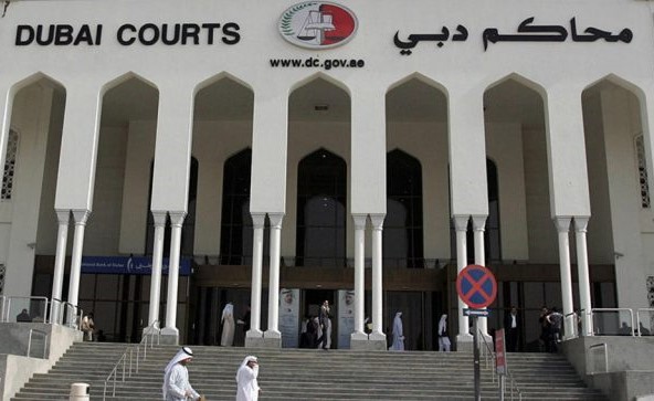 امرأة بدبي تقتل رجل أعمال بالاشتراك مع ابنها و3 من أقاربها