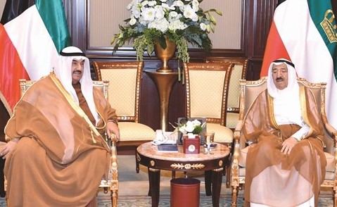 صاحب السمو الأمير الشيخ صباح الأحمد مستقبلا سمو الشيخ ناصر المحمد﻿