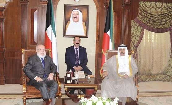سمو ولي العهد الشيخ نواف الأحمد مستقبلا سفير الارجنتين لدى البلاد﻿