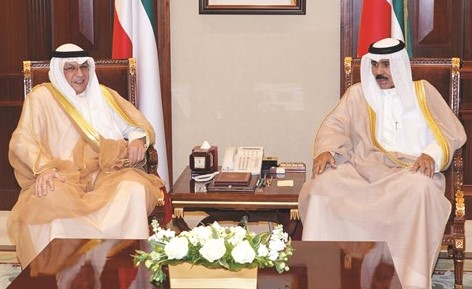 سمو ولي العهد الشيخ نواف الأحمد مستقبلا الشيخ خالد الجراح﻿