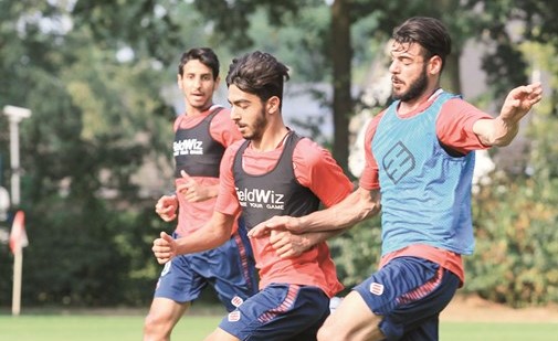 جانب من تدريبات الابيض في معسكر هولندا