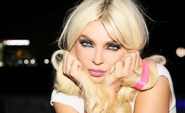ميريام كلينك معجبة برجل يبلغ طوله مترين.. "دبروا راسكم"