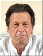 عمران خان يعلن فوزه في الانتخابات