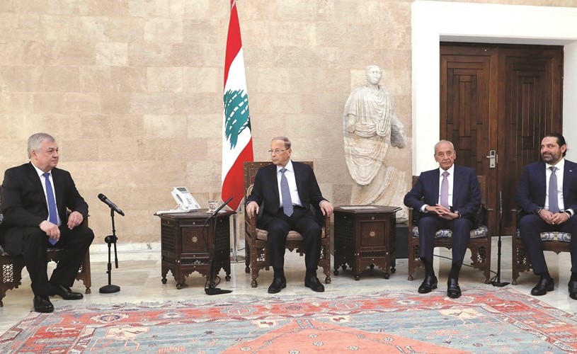 الرئيس ميشال عون مستقبلا الوفد الرئاسي الروسي برئاسة المبعوث الخاص لبوتين الكستدر لافرنتييف في حضور رئيس مجلس النواب نبيه بري والرئيس المكلف سعد الحريري - (محمود الطويل) ﻿