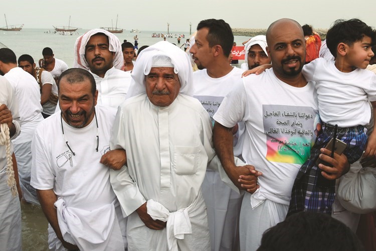 دعواتنا بالشفاء العاجل وتمام الصحة والعافية لنوخذانا الغالي العم خليفة الراشد﻿