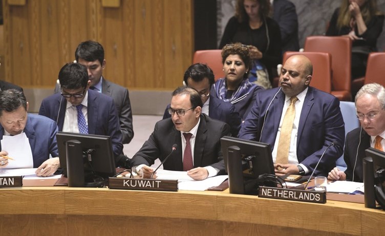 منصور العتيبي خلال مشاركته في إحدى جلسات مجلس الأمن﻿