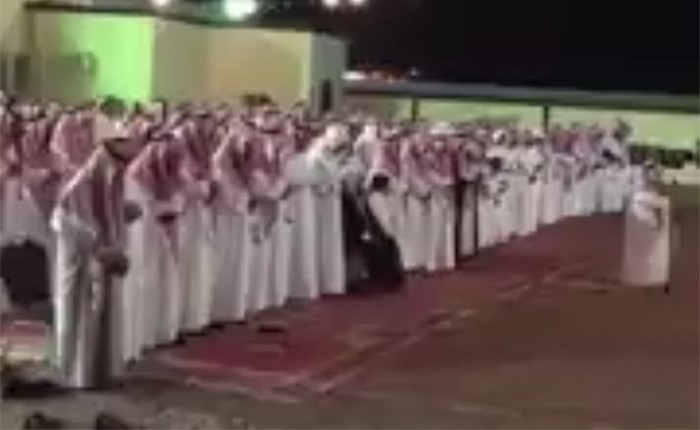 بالفيديو.. عريس يلغي الشيلات في حفل زفافه ويستبدلها بصلاة الخسوف