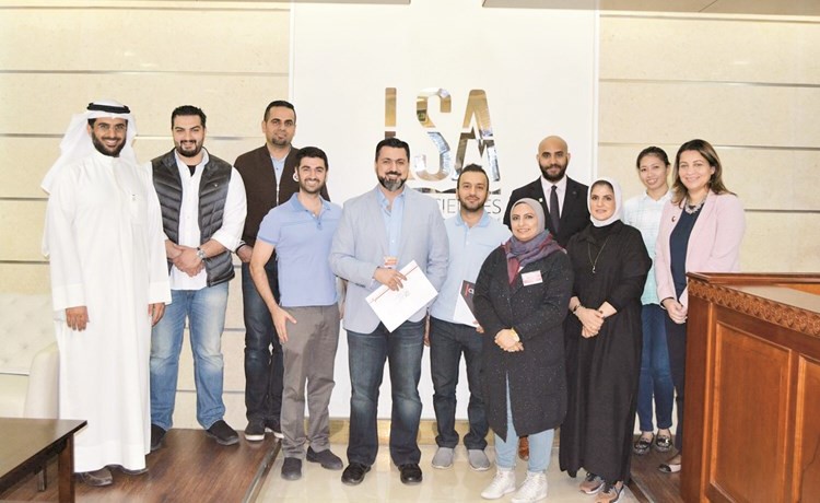  د.رائد سيد هاشم ومحمد الخليفي والمشاركون في البرنامج ﻿