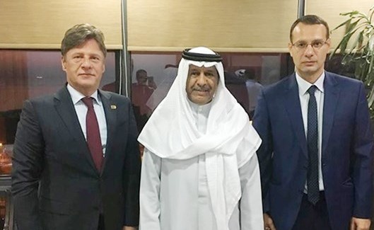 حمد الهرشاني أثناء لقائه السفير الجورجي رولاند بيريتدزي﻿