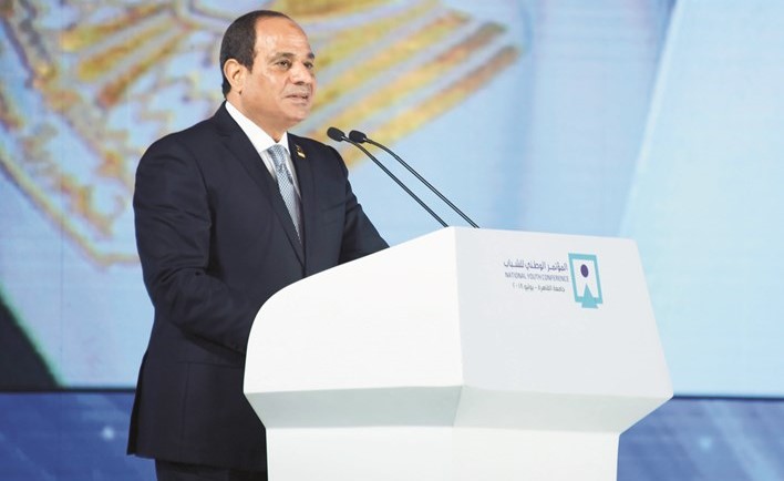 الرئيس عبدالفتاح السيسي مفتتحا المؤتمر الوطني للشباب في جامعة القاهرة أمس ﻿