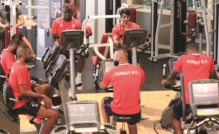جانب من تدريبات الابيض في معسكر هولندا﻿