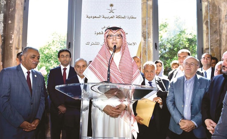القائم بأعمال السفارة السعودية وليد البخاري خلال حفل ملتقى فنجان قهوة الثالث في بيت بيروت - السوديكو	(محمود الطويل) ﻿