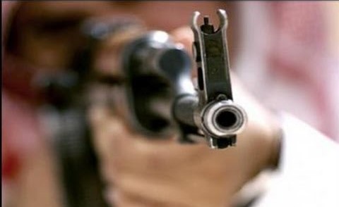 جريمة بشعة في "أم الهيمان"..سعودي يقتل شقيقه ومواطناً باستخدام سلاح كلاشينكوف