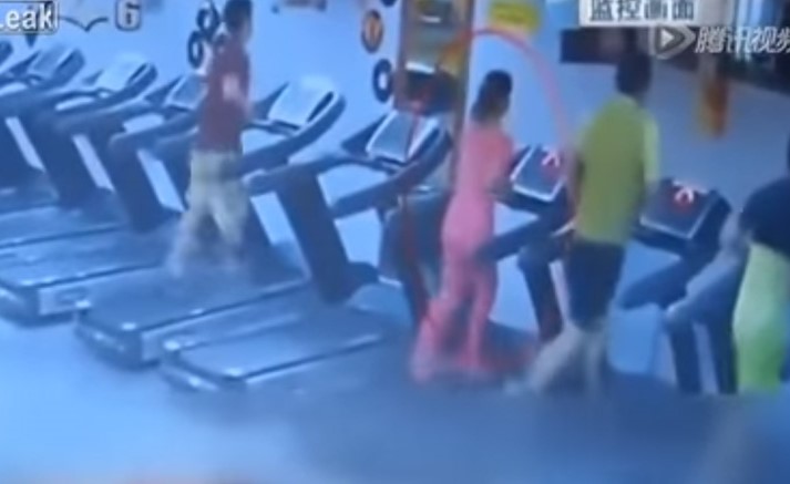 بالفيديو.. وفاة رياضية بعد سقوطها من على "التريدمايل "