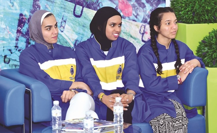 متابعة من الطالبات