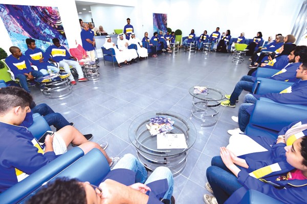 جانب من لقاء طلال جاسم الخرافي وطارق الكندري مع الطلبة والطالبات خلال البرنامج