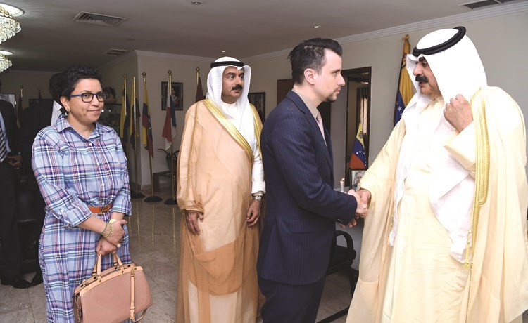 خالد الجارالله وريم الخالد وايهم العمر يقدمون التعازي	(ريليش كومار)﻿