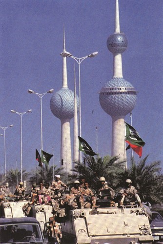 فرحة الانتصار والتحريرمن الغزو العراقي الغاشم﻿