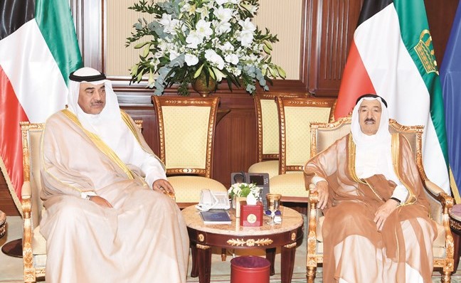 صاحب السمو الأمير الشيخ صباح الأحمد مستقبلا الشيخ صباح الخالد﻿