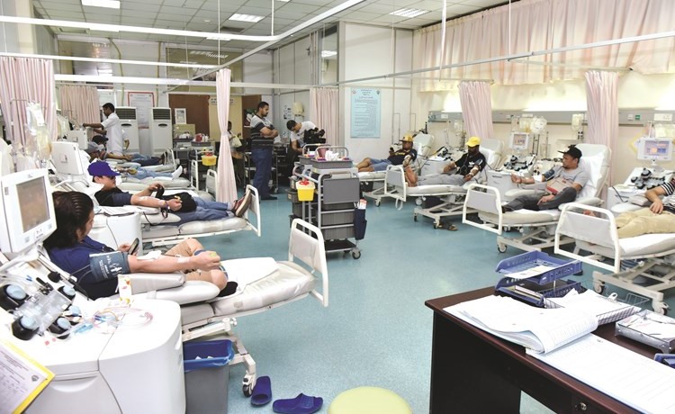 إقبال كبير على التبرع بالدم من المواطنين والمقيمين تجاوبا مع الحملة﻿