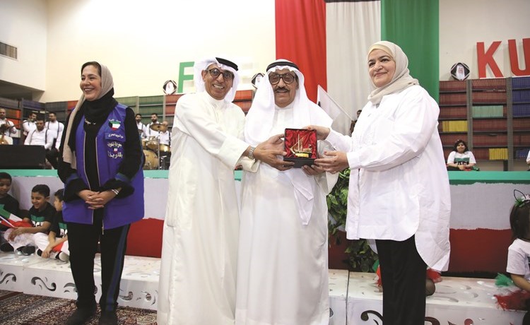 درع تقديرية إلى شادي الخليج﻿