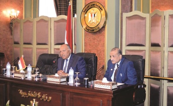 وزير الخارجية سامح شكري خلال لقائه ديبلوماسيي الوزارة ﻿