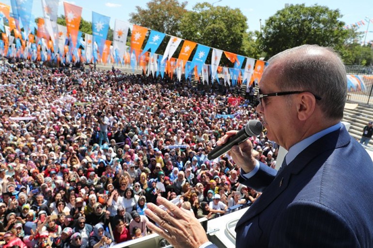 أردوغان: سنجمد ممتلكات وزيري العدل والداخلية الأميركيين في تركيا