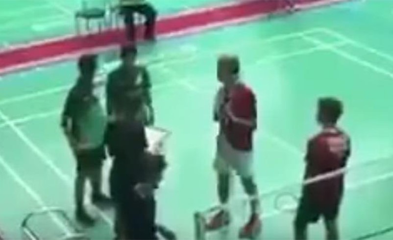 بالفيديو.. لاعبان بالمنتخب السعودي لكرة الريشة ينسحبان من اللعب أمام لاعبين من الكيان الصهيوني
