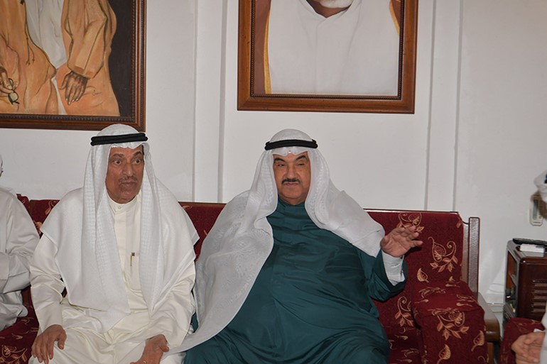 سمو الشيخ ناصر المحمد مع عميد عائلة الروضان روضان الروضان