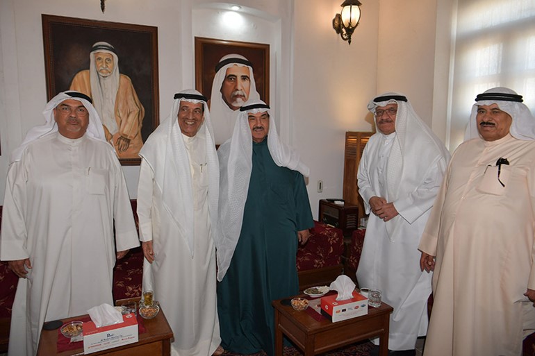 ناصر المحمد زار ديوانية الروضان