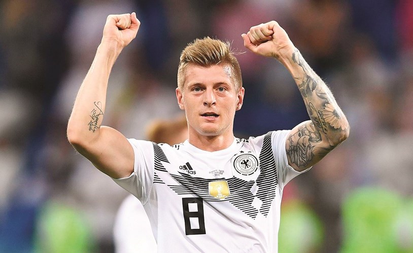 كروس أفضل لاعب ألماني للمرة الأولى