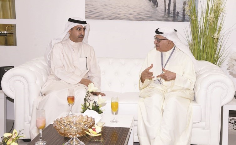 علي الريس مع السفير حمد بن راشد المري﻿