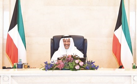 سمو رئيس الوزراء الشيخ جابر المبارك مترئسا اجتماع المجلس أمس﻿