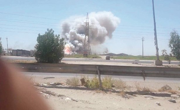 صورة نشرها موقع السومرية نيوز لانفجار في أحد مواقع الحشد الشعبي شمال كربلاء	(انترنت)﻿