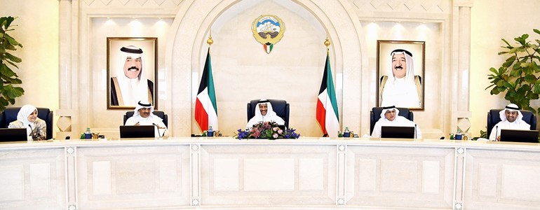 سمو الشيخ جابر المبارك مترئسا الاجتماع الأسبوعي لمجلس الوزراء أمس بحضور الشيخ صباح الخالد والشيخ خالد الجراح ود.نايف الحجرف وهند الصبيح﻿