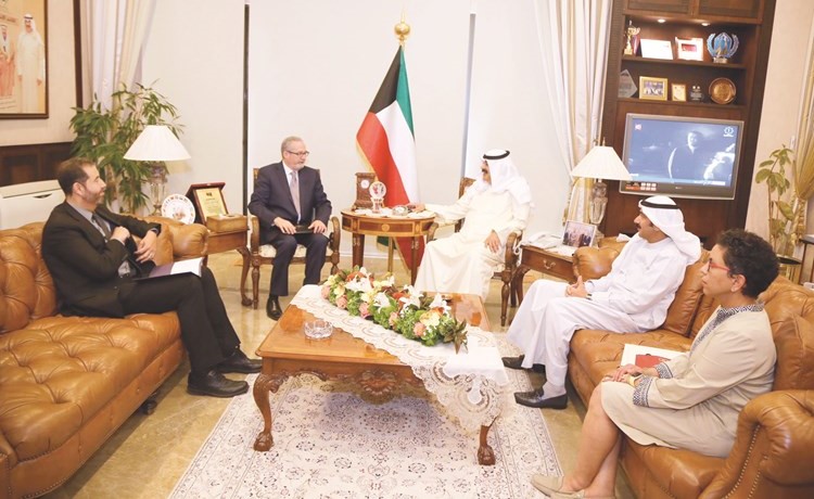 نائب وزير الخارجية خالد الجارالله مستقبلا السفير الأميركي لورانس سيلفرمان بحضور السفير أيهم العمر والوزير المفوض ريم الخالد