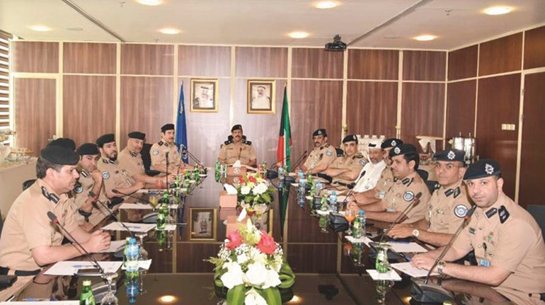 وكيل وزارة الداخلية المساعد لشؤون الجنسية والجوازات مترئسا اجتماعا ضم قيادات شؤون الإقامة﻿