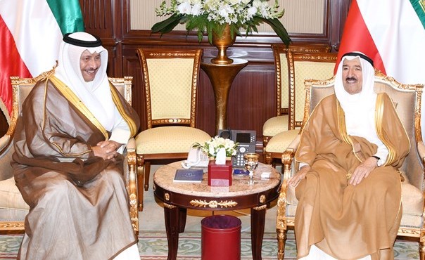 صاحب السمو الأمير الشيخ صباح الأحمد مستقبلا سمو رئيس مجلس الوزراء الشيخ جابر المبارك ﻿