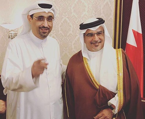 الزميل ثامر الدخيل #بوراشد كان اول مسافر عبر مبنى الT4.. وأجرى حوارا على متن الطائرة مع وزير المالية د.نايف الحجرف ورئيس مجلس إدارة الكويتية يوسف الجاسم خلال الرحلة التجريبيية إلى مملكة البحرين