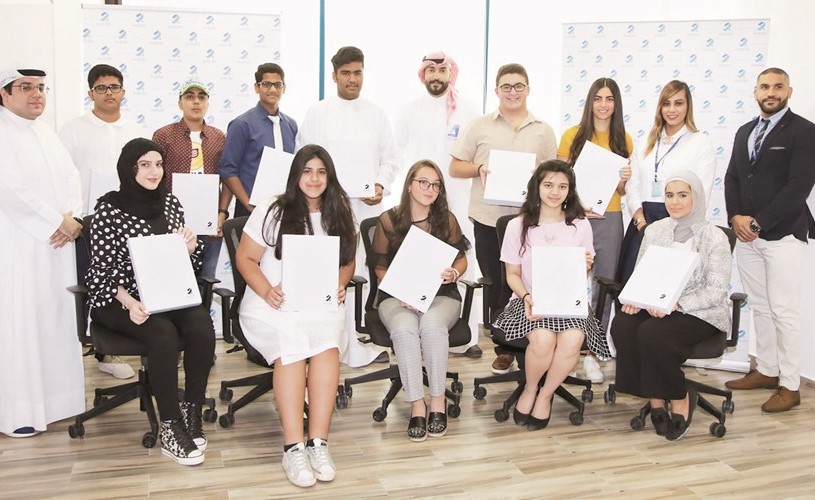 ممثلو برقان يحتفلون باليوم الدولي للشباب مع المتدربين بالبرنامج الصيفي ﻿