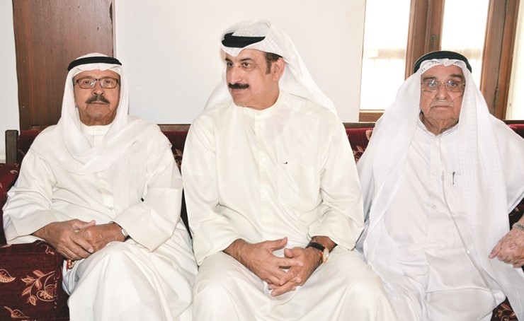 من الحضور ﻿