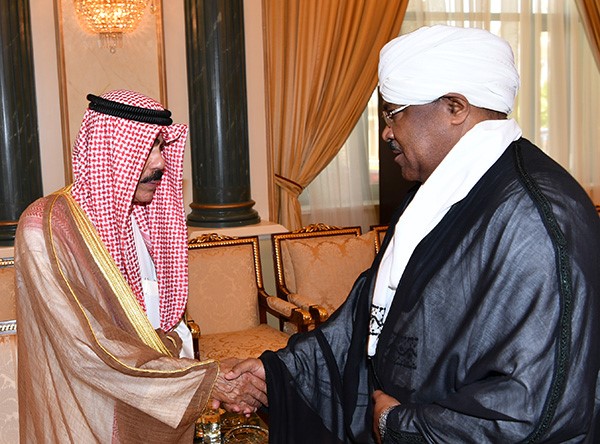 الأمير وولي العهد يستقبلان المعزين بوفاة الشيخة فريحة الأحمد