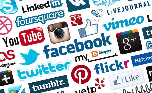 منشوراتك على مواقع التواصل الاجتماعى قد تدعم أو تقلص فرصك فى العمل