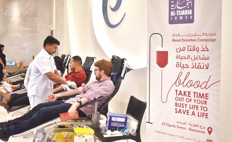 أحد المتبرعين خلال الحملة﻿